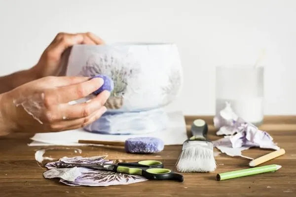 Tecnica del tovagliolo: cos'è il decoupage e come si fa?
